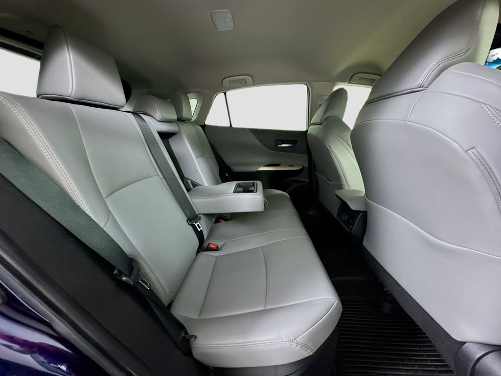 Used 2022 Toyota Venza XLE image 25