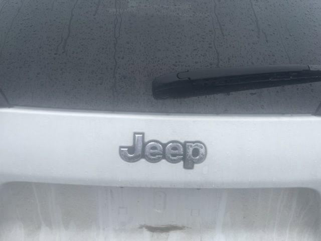 Used 2020 Jeep Cherokee Limited AWD/4WD image 27