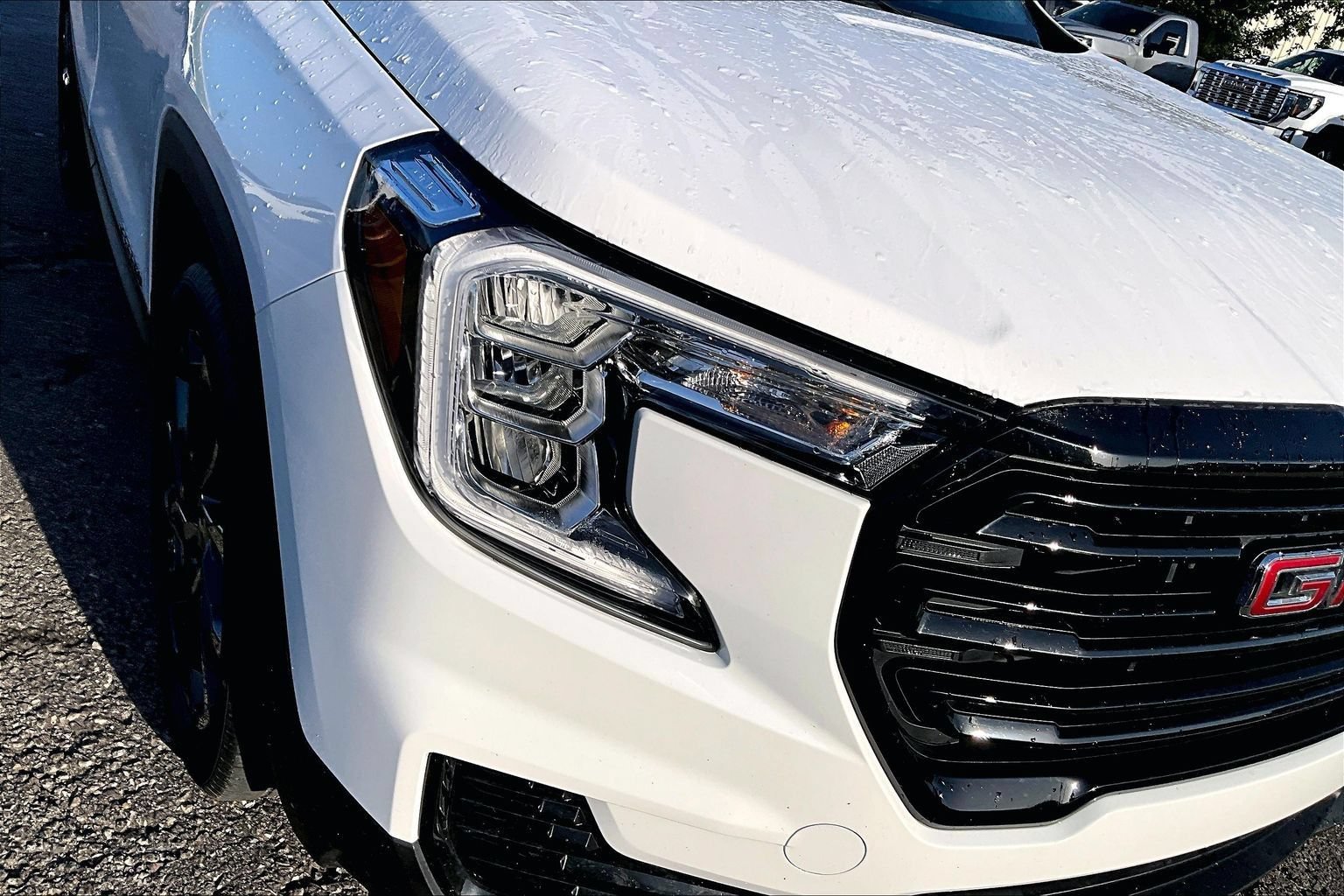 Used 2024 GMC Terrain SLE w/ Elevation Edition FWD image 30