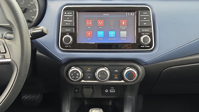 Used 2024 Nissan Versa SV FWD image 17