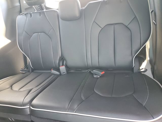 New 2026 Chrysler Pacifica Limited w/ S Appearance Package AWD/4WD image 11