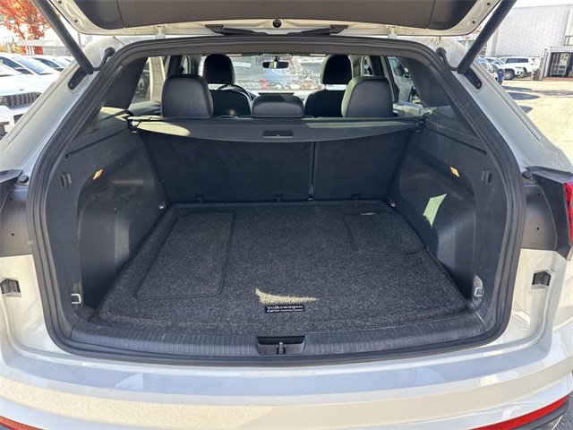 Used 2020 Volkswagen Atlas Cross Sport SE w/ Panoramic Sunroof Package image 13