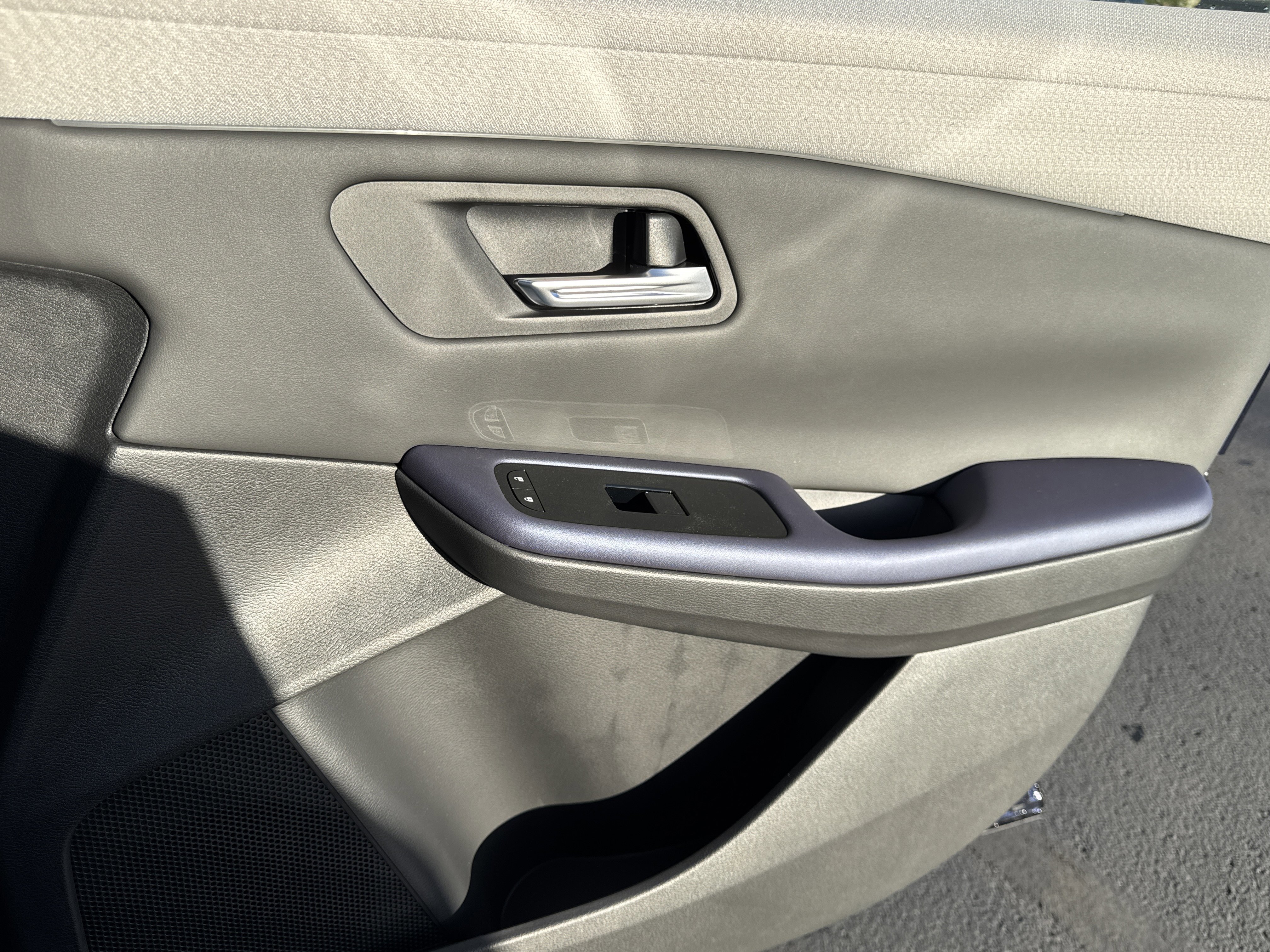 New 2026 Nissan Leaf Platinum+ w/ Cargo Package (Platinum+) image 20