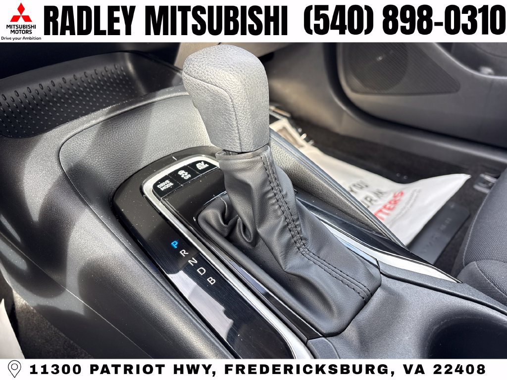 Used 2025 Toyota Corolla LE FWD image 11