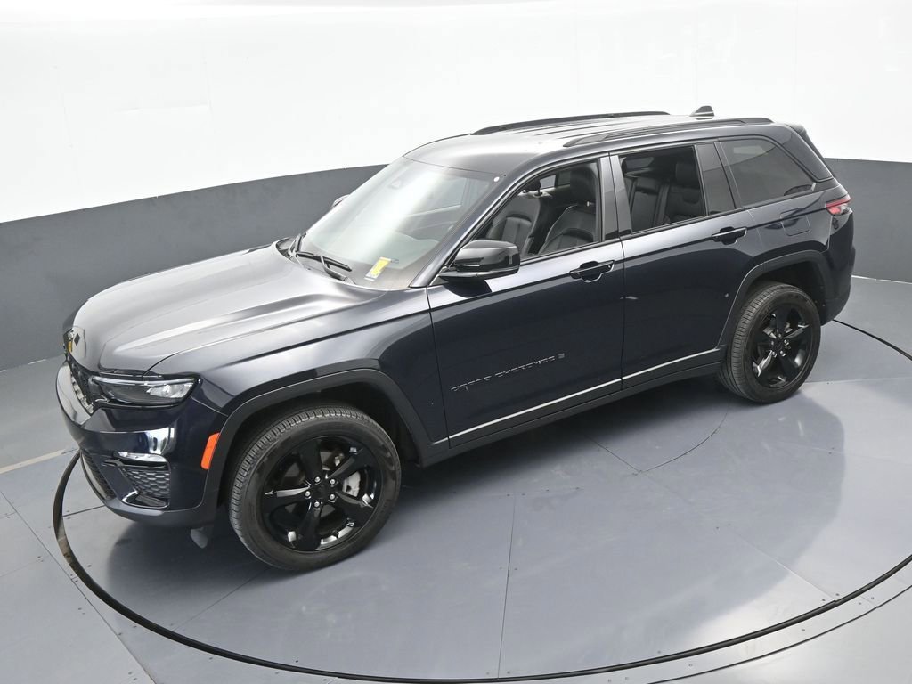 Used 2024 Jeep Grand Cherokee Limited w/ Black Appearance Package image 50