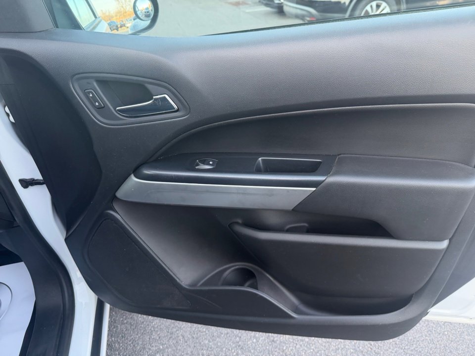 Used 2021 Chevrolet Colorado LT w/ Fleet Safety Package image 31