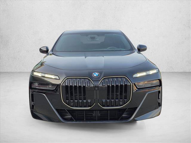 Certified 2025 BMW 760i xDrive w/ Executive Package AWD/4WD image 2