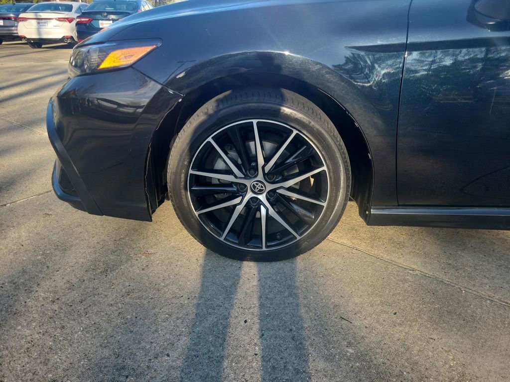 Certified 2022 Toyota Camry SE image 32