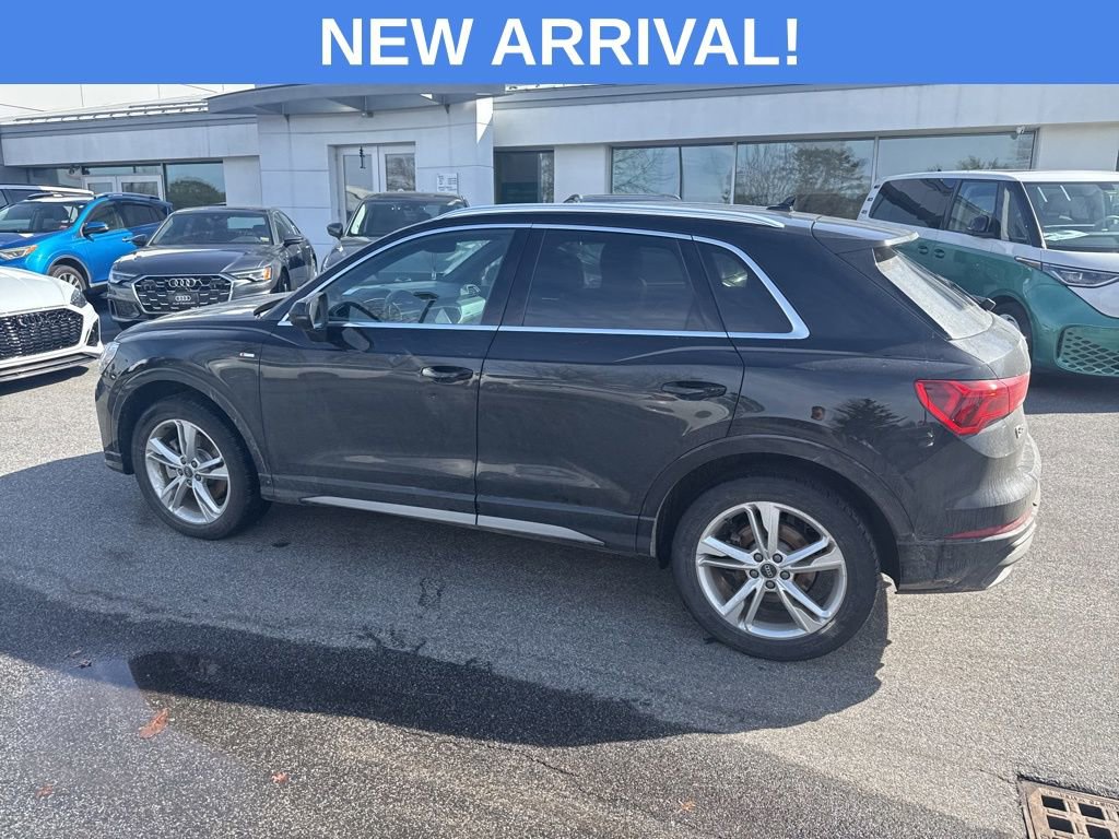 Used 2023 Audi Q3 2.0T Premium w/ Convenience Package image 14