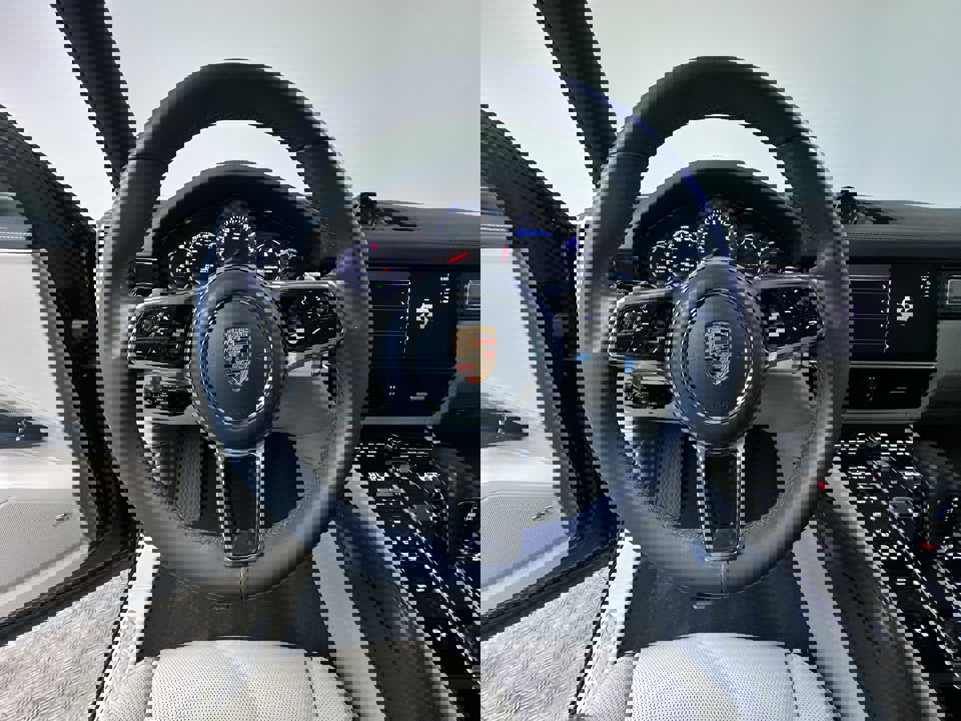 Used 2023 Porsche Cayenne image 15