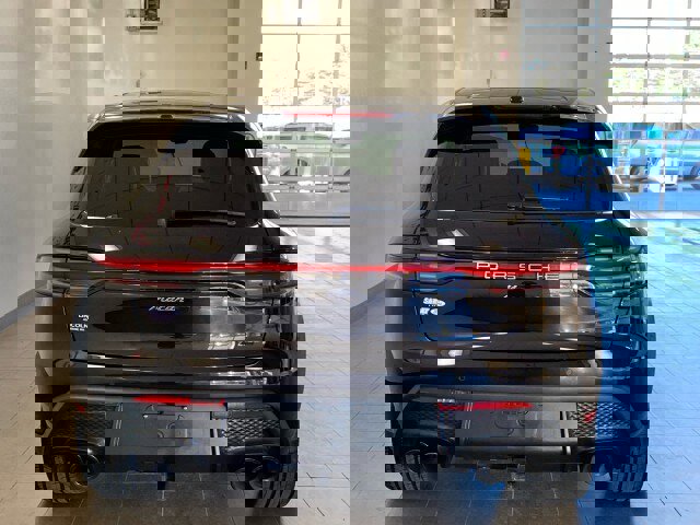 Used 2024 Porsche Macan image 6