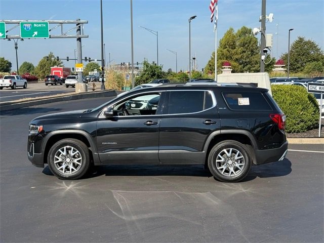 Used 2023 GMC Acadia SLE w/ Driver Convenience Package image 2