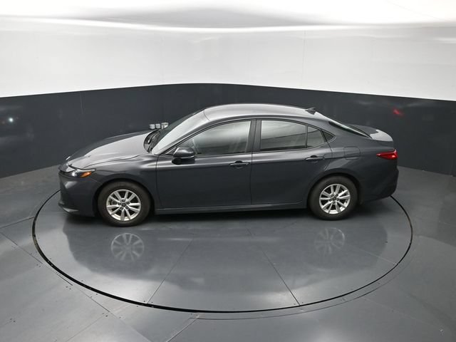 Used 2025 Toyota Camry LE FWD image 17