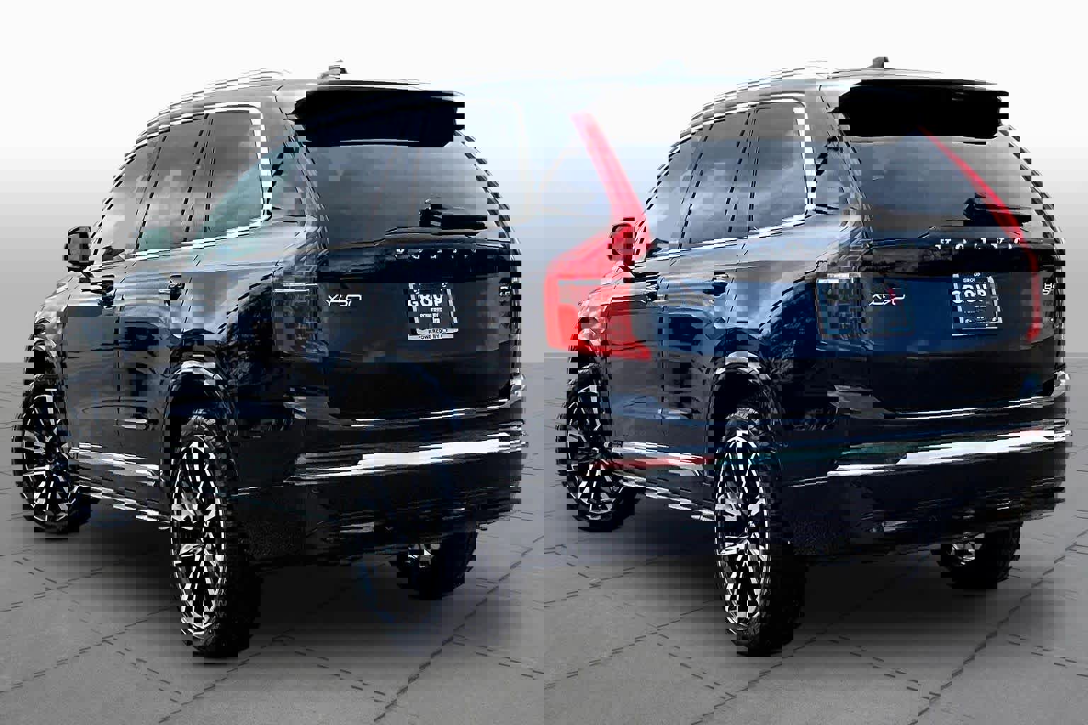 Used 2023 Volvo XC90 B6 Plus w/ Protection Package Premier image 12