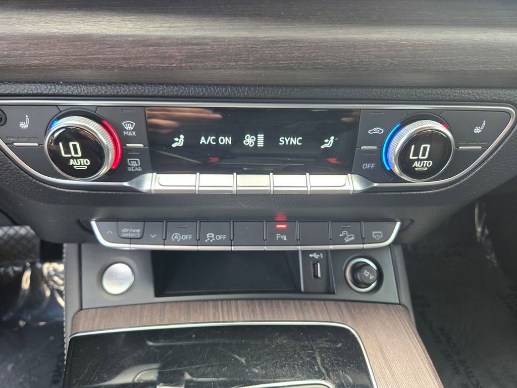 Used 2021 Audi Q5 2.0T Premium Plus w/ Premium Plus Package AWD/4WD image 16