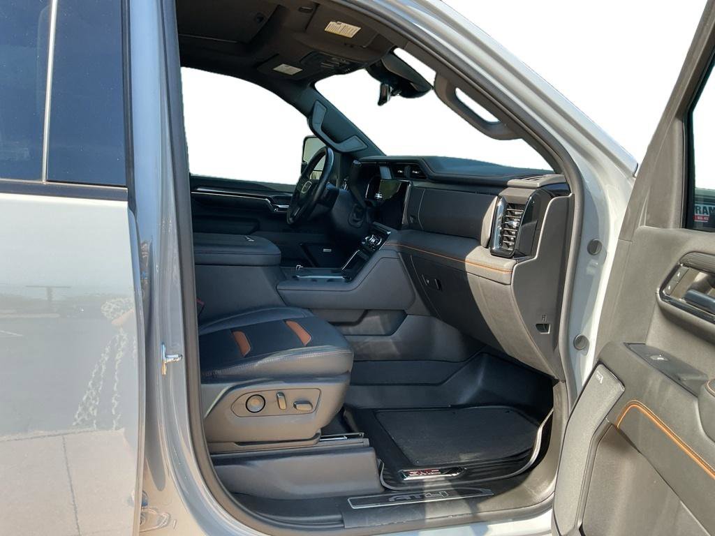 Used 2024 GMC Sierra 2500 AT4 w/ AT4 Premium Plus Package image 7