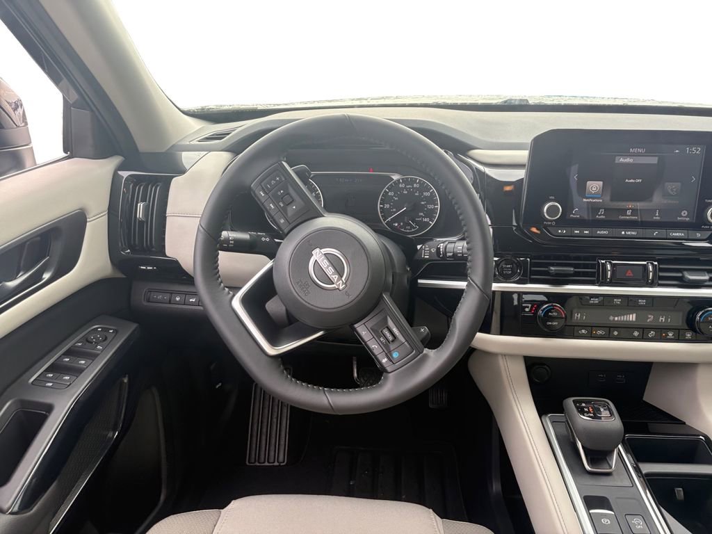 New 2025 Nissan Pathfinder SV image 12