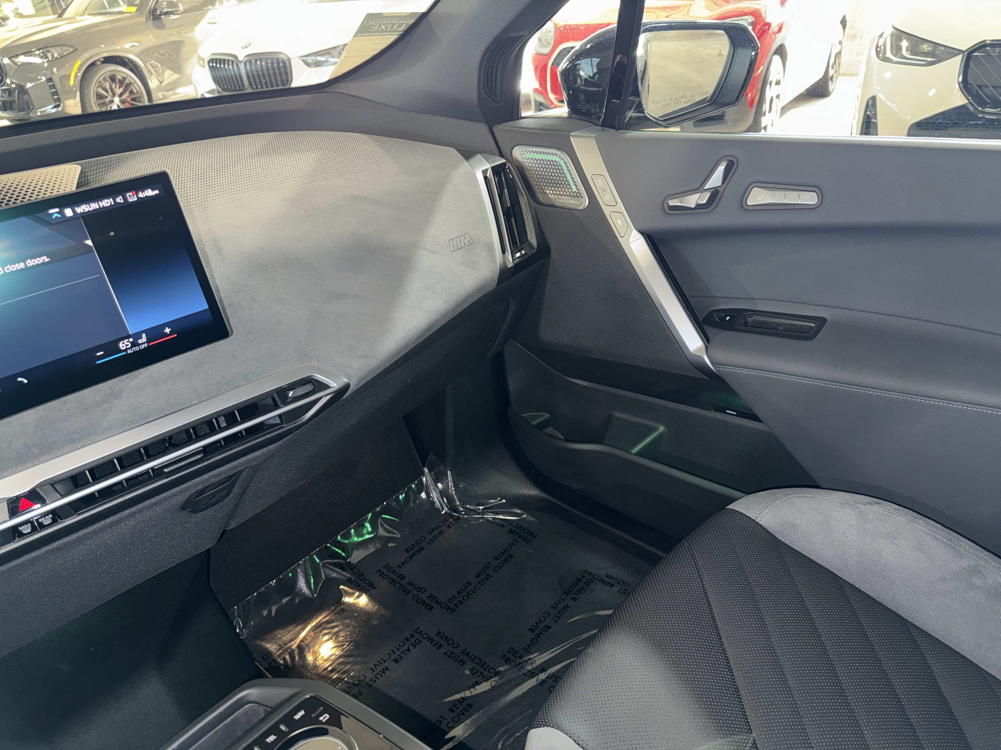 Used 2026 BMW iX xDrive60 w/ M Sport Package AWD/4WD image 32