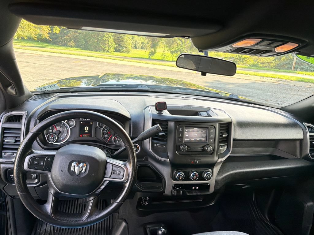 Used 2024 RAM 3500 Tradesman w/ Chrome Appearance Group AWD/4WD image 28