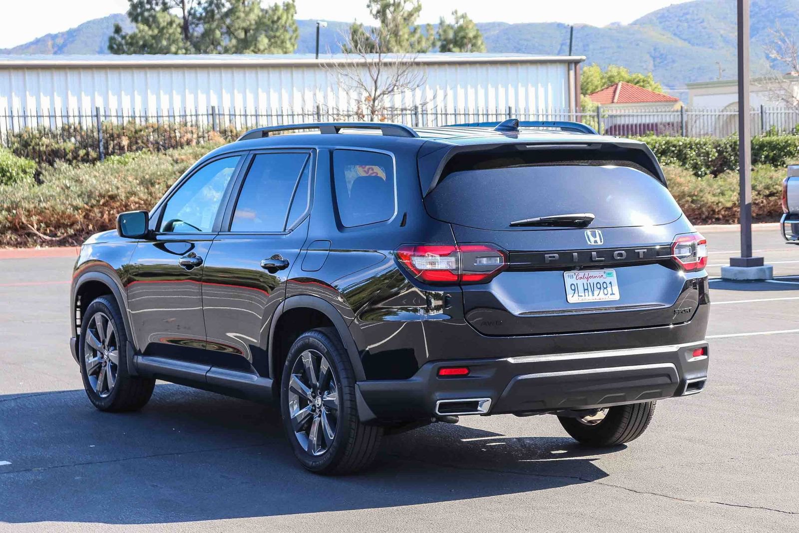 Used 2024 Honda Pilot Sport image 5
