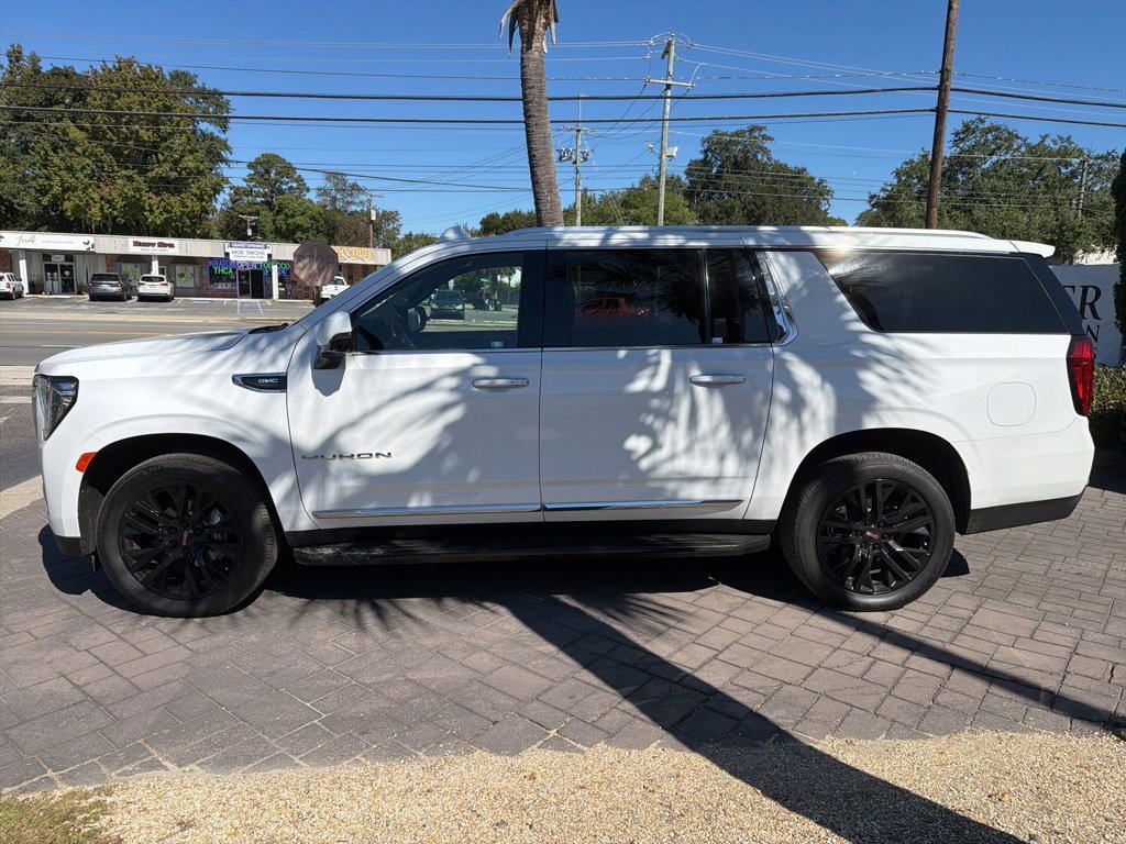 Used 2021 GMC Yukon XL SLT w/ SLT Luxury Package image 5
