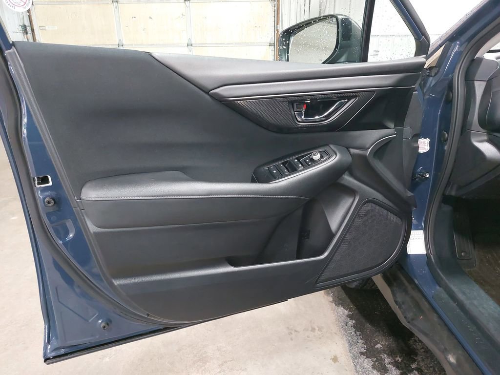Used 2025 Subaru Outback Premium AWD/4WD image 28
