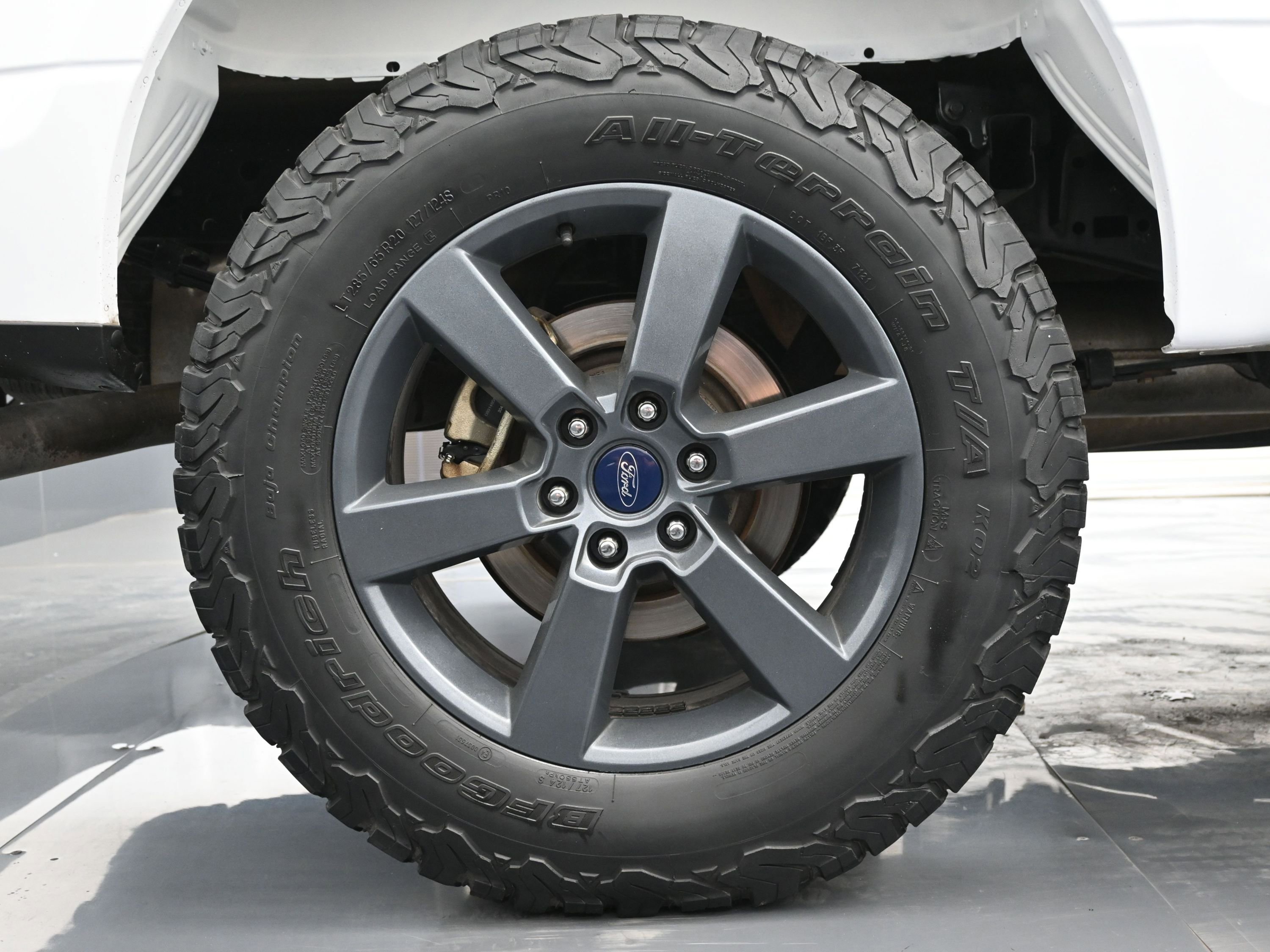 Used 2015 Ford F150 XL w/ Equipment Group 101A Mid AWD/4WD image 18