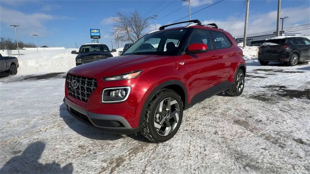 Used 2023 Hyundai Venue Limited image 4