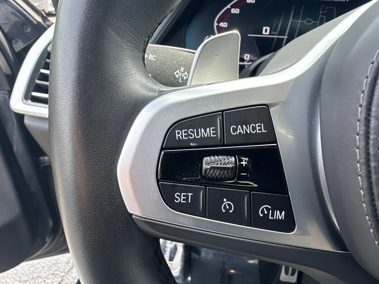 Used 2022 BMW X7 M50i w/ Executive Package image 32