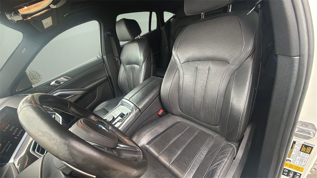 Used 2020 BMW X6 M50i w/ Executive Package image 12