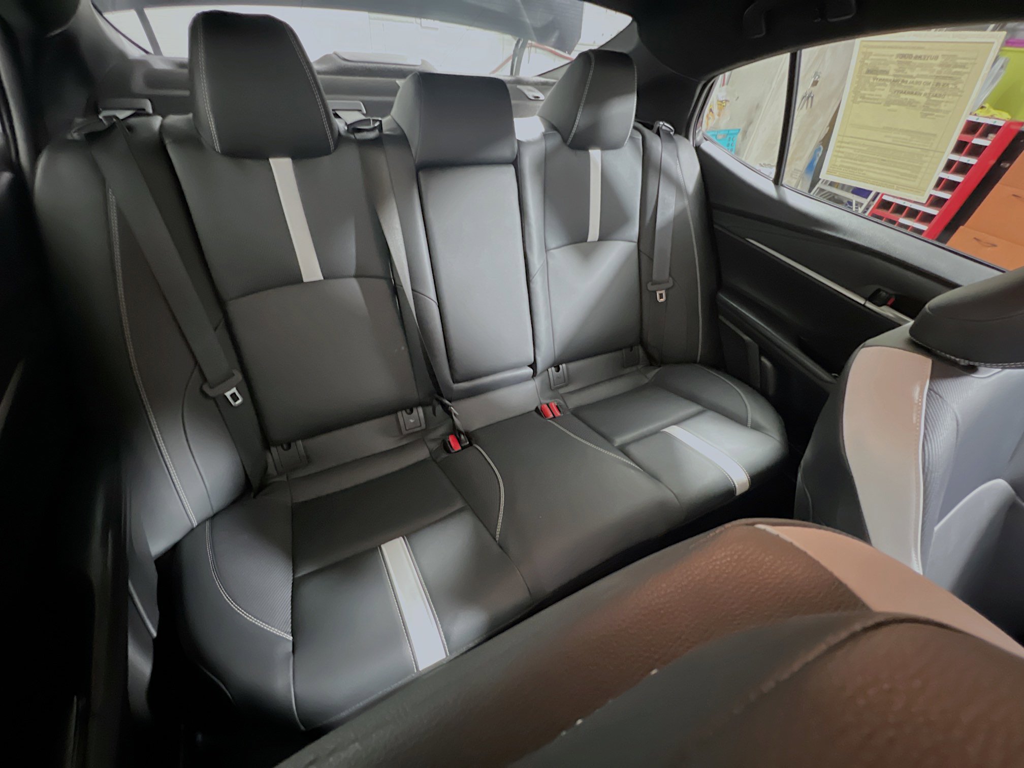 Used 2025 Toyota Camry SE w/ Multimedia Upgrade Package image 33