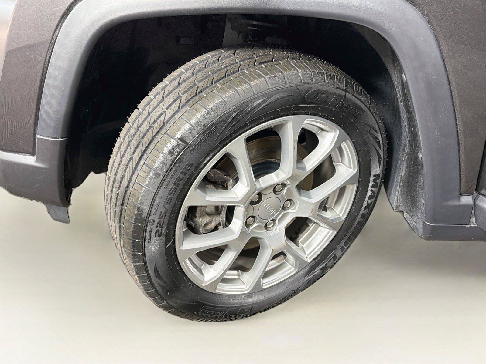 Used 2023 Jeep Compass Latitude AWD/4WD image 37