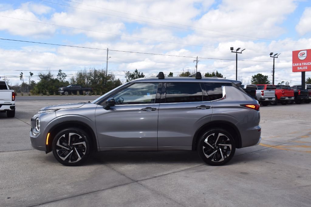 Used 2022 Mitsubishi Outlander SEL image 6