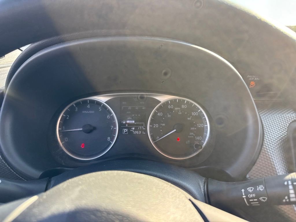 Used 2019 Nissan Kicks S FWD image 9