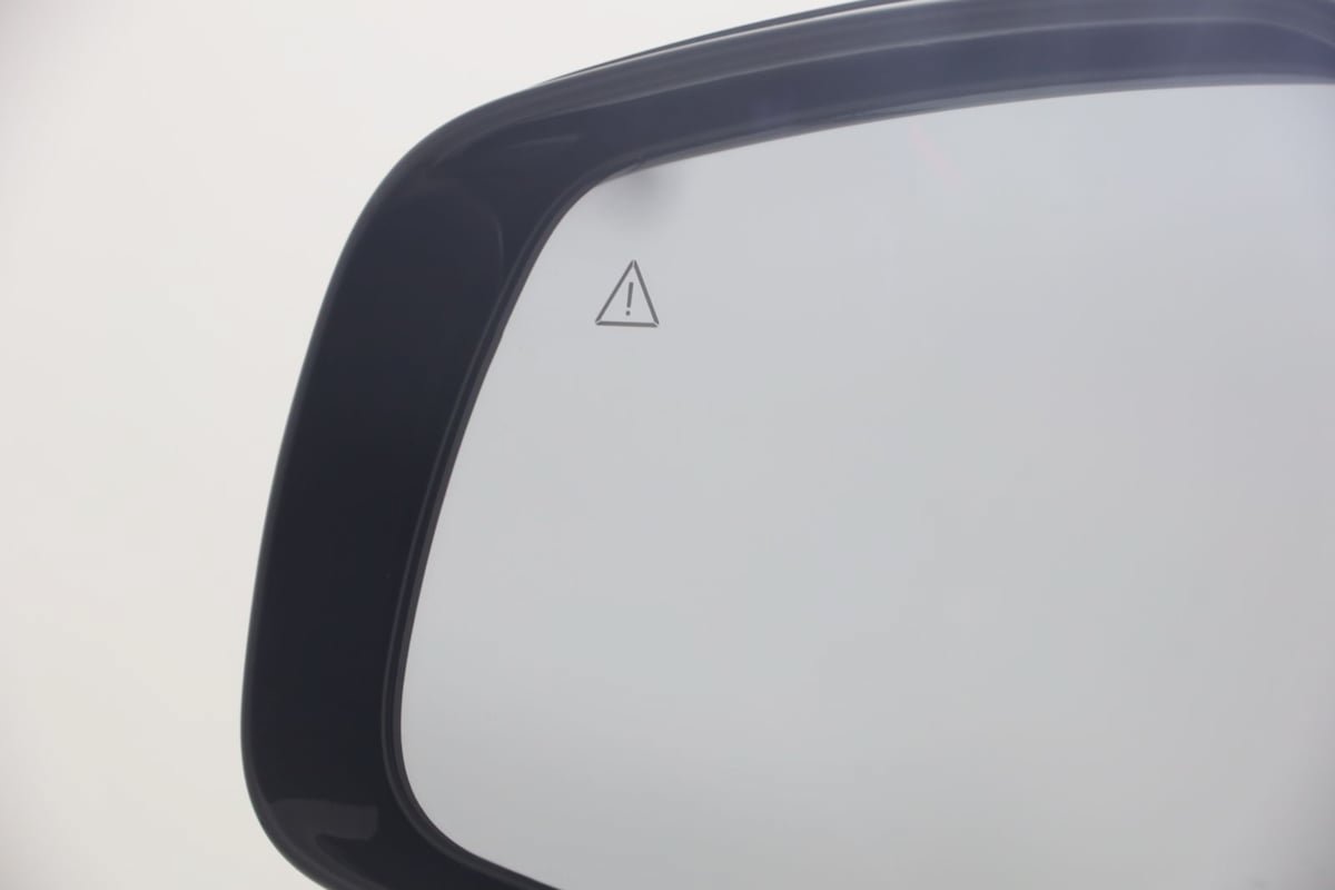 Used 2024 Kia Carnival EX FWD image 27