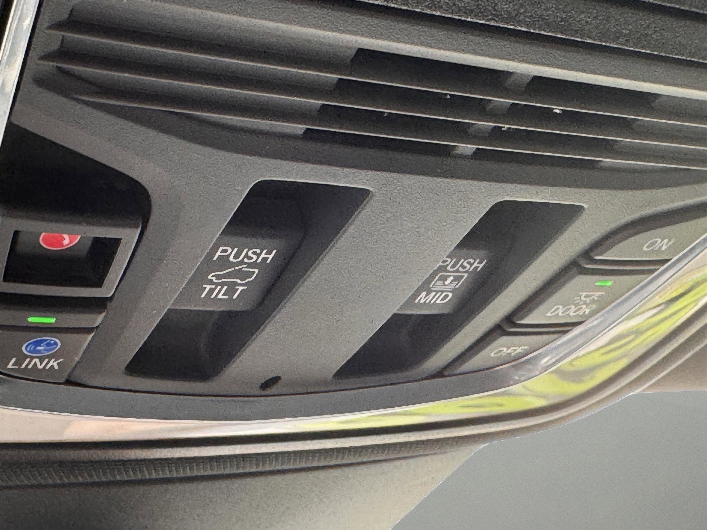 Used 2023 Acura MDX A-Spec image 15