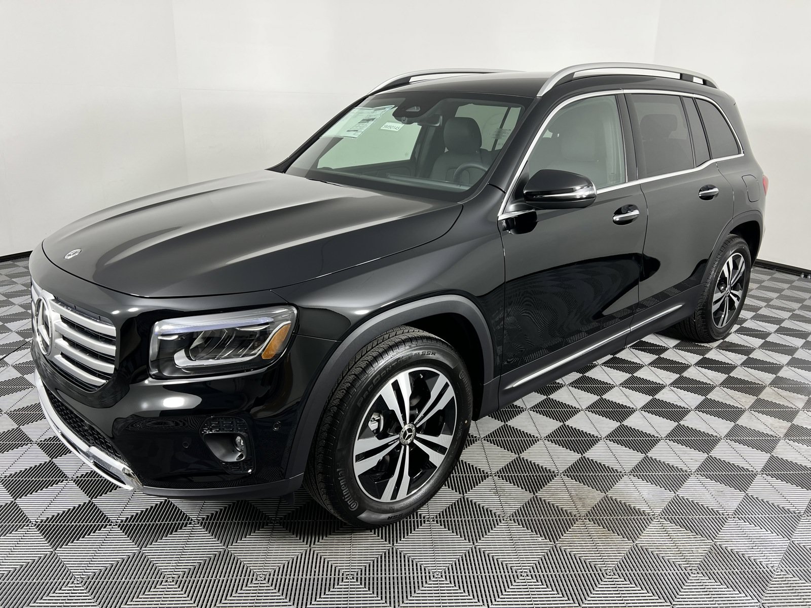 Used 2025 Mercedes-Benz GLB 250 image 9