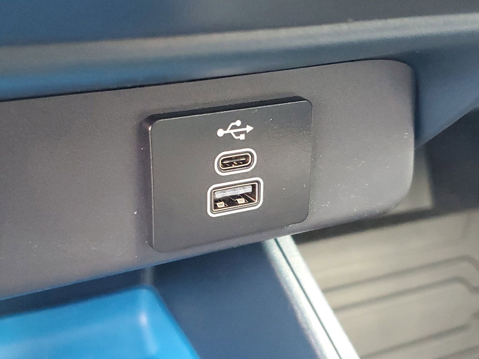 Certified 2025 Ford Maverick XLT w/ Equipment Group 301A image 24