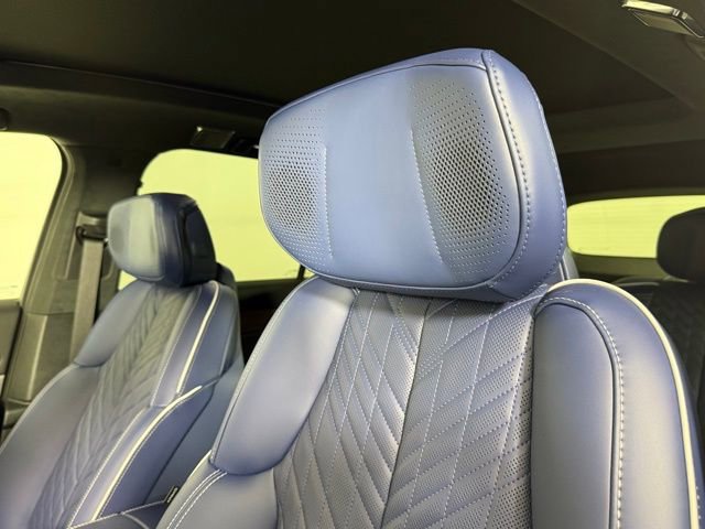 New 2026 Cadillac Vistiq Premium Luxury image 7