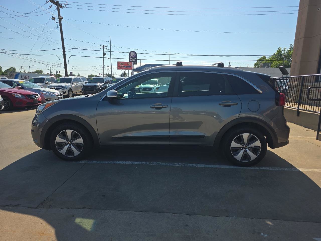 Used 2018 Kia Niro EX w/ EX Premium Package FWD image 8