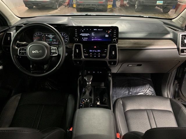 Used 2023 Kia Sorento S AWD/4WD image 31