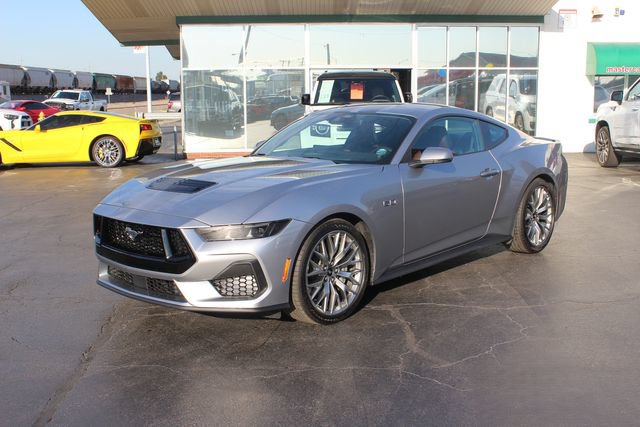 Used 2026 Ford Mustang GT Premium RWD image 3