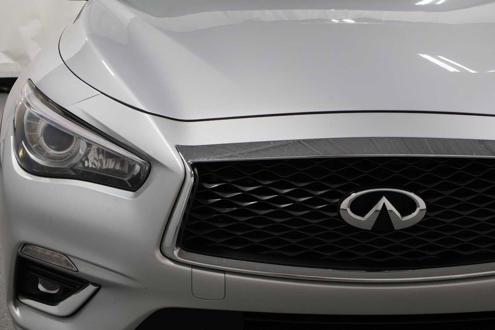 Used 2019 INFINITI Q50 Luxe w/ Essential Package (3.0T Luxe) AWD/4WD image 15