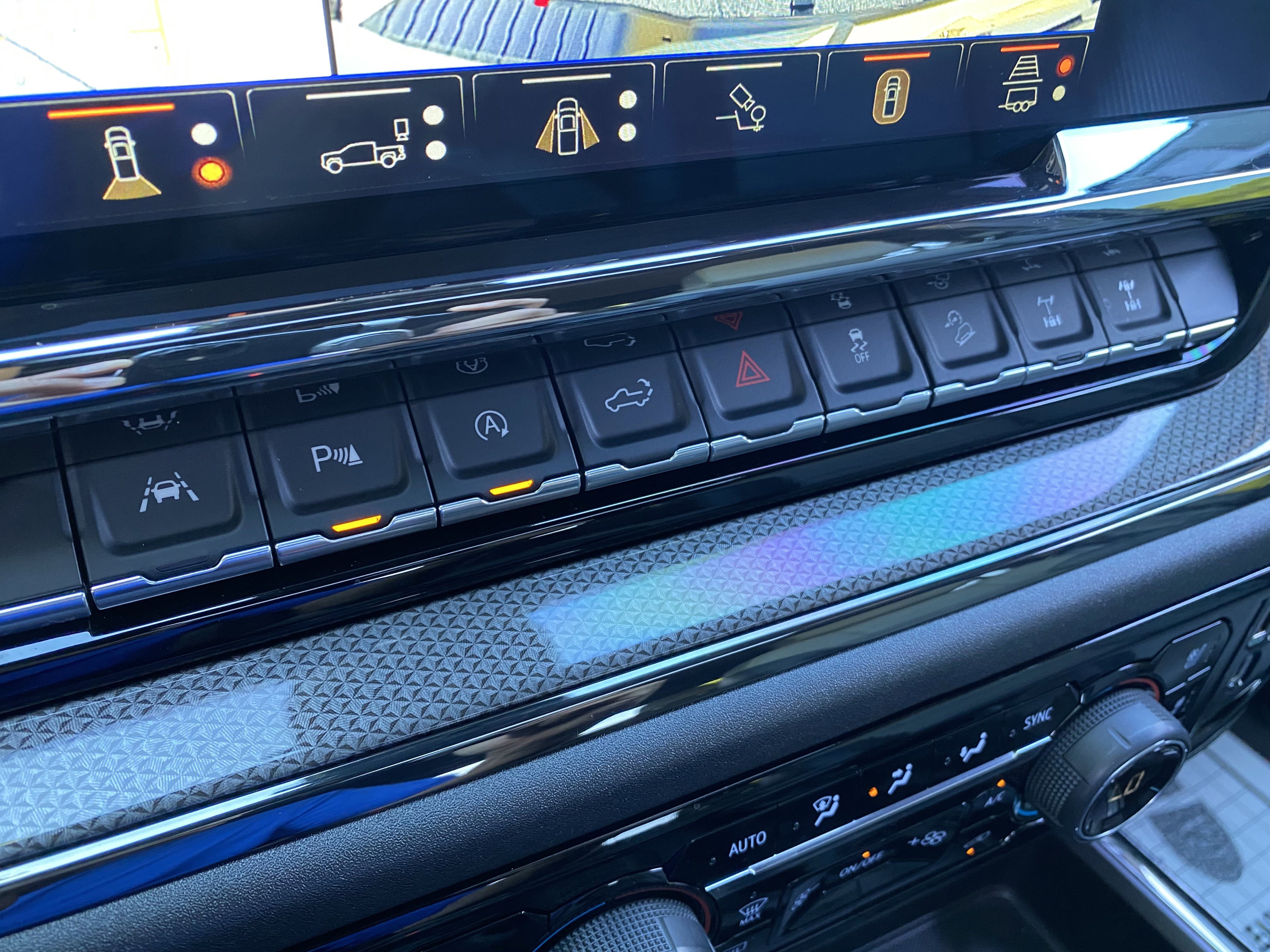 Used 2024 Chevrolet Silverado 1500 ZR2 w/ Technology Package AWD/4WD image 17