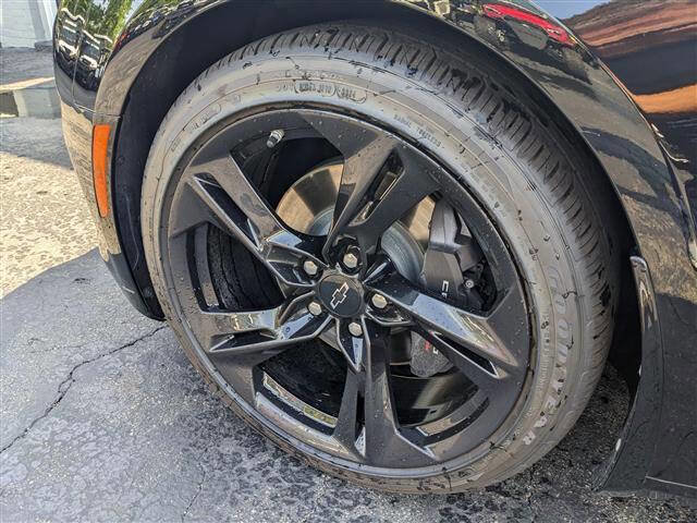 Used 2023 Chevrolet Camaro LT w/ Technology Package image 7