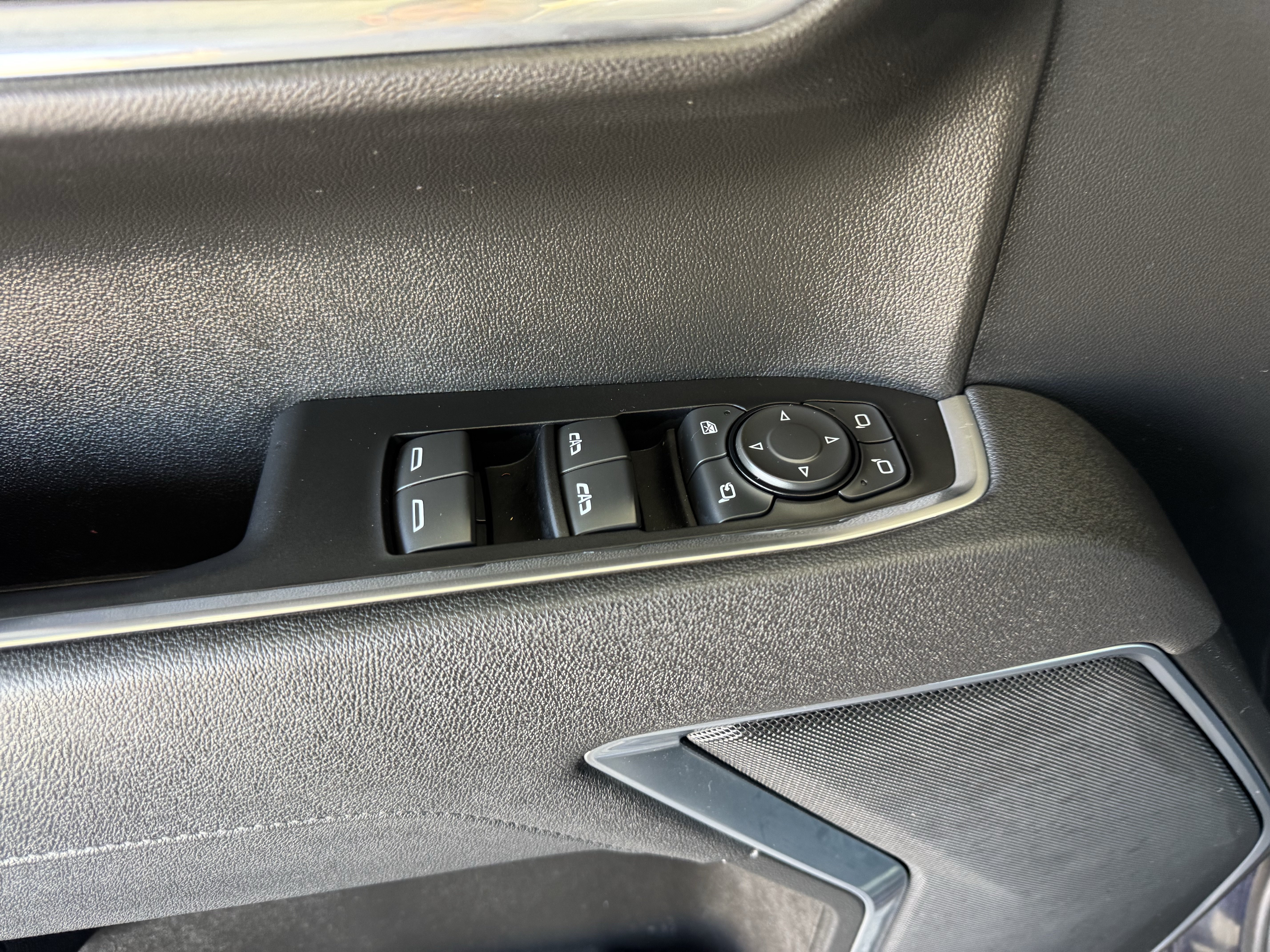Certified 2025 GMC Sierra 1500 SLT AWD/4WD image 11