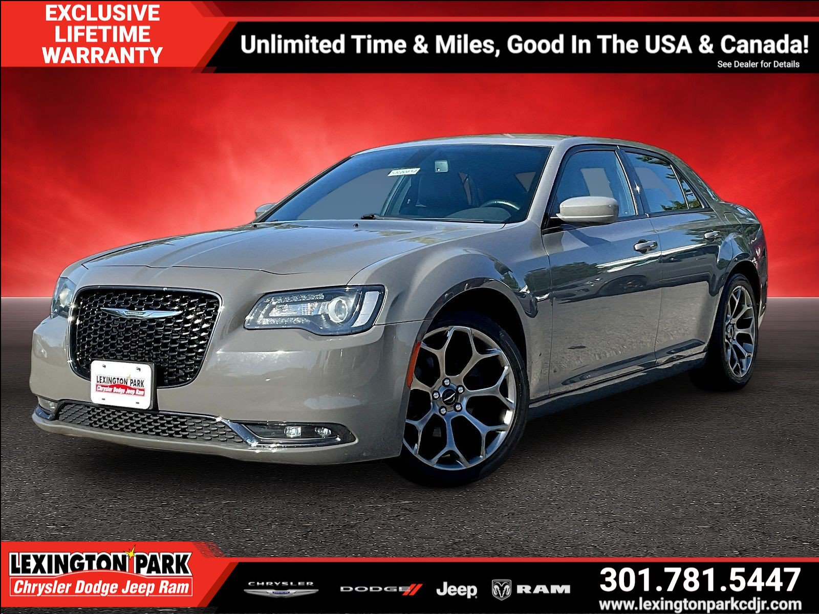 Used 2018 Chrysler 300 S RWD image 3
