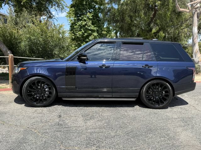 Used 2017 Land Rover Range Rover Supercharged AWD/4WD image 3