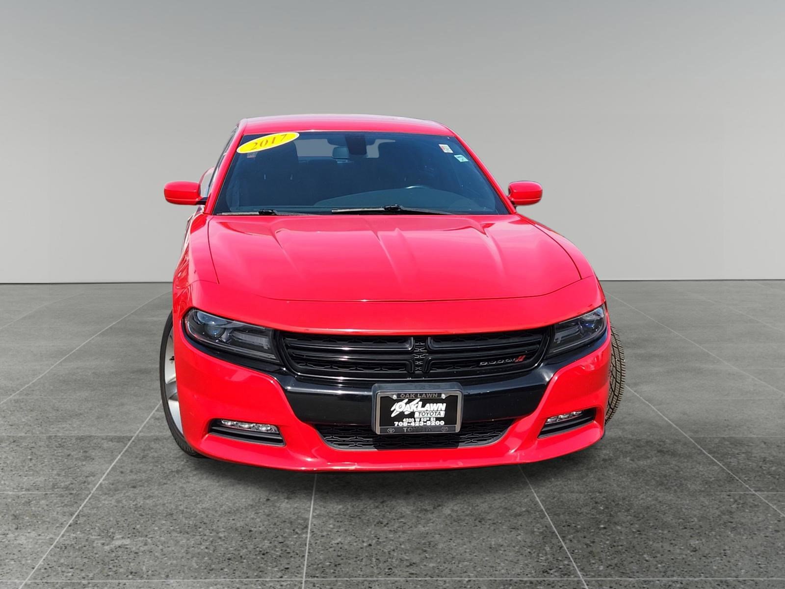 Used 2017 Dodge Charger R/T image 2