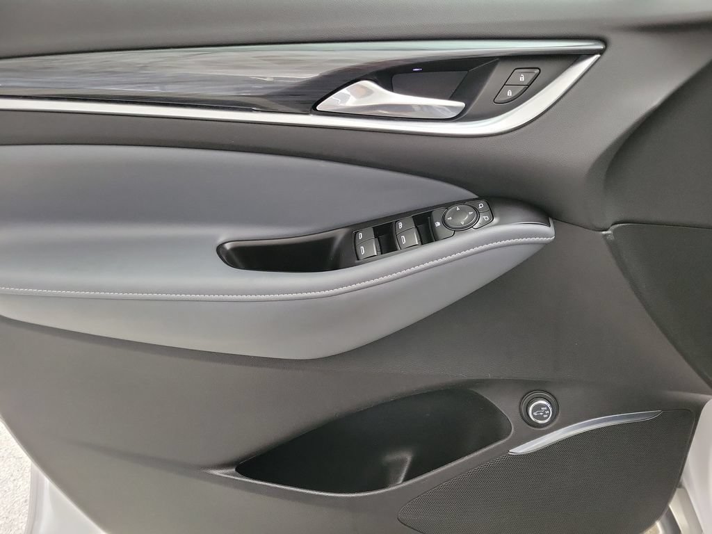 Certified 2018 Buick Enclave Essence FWD image 19